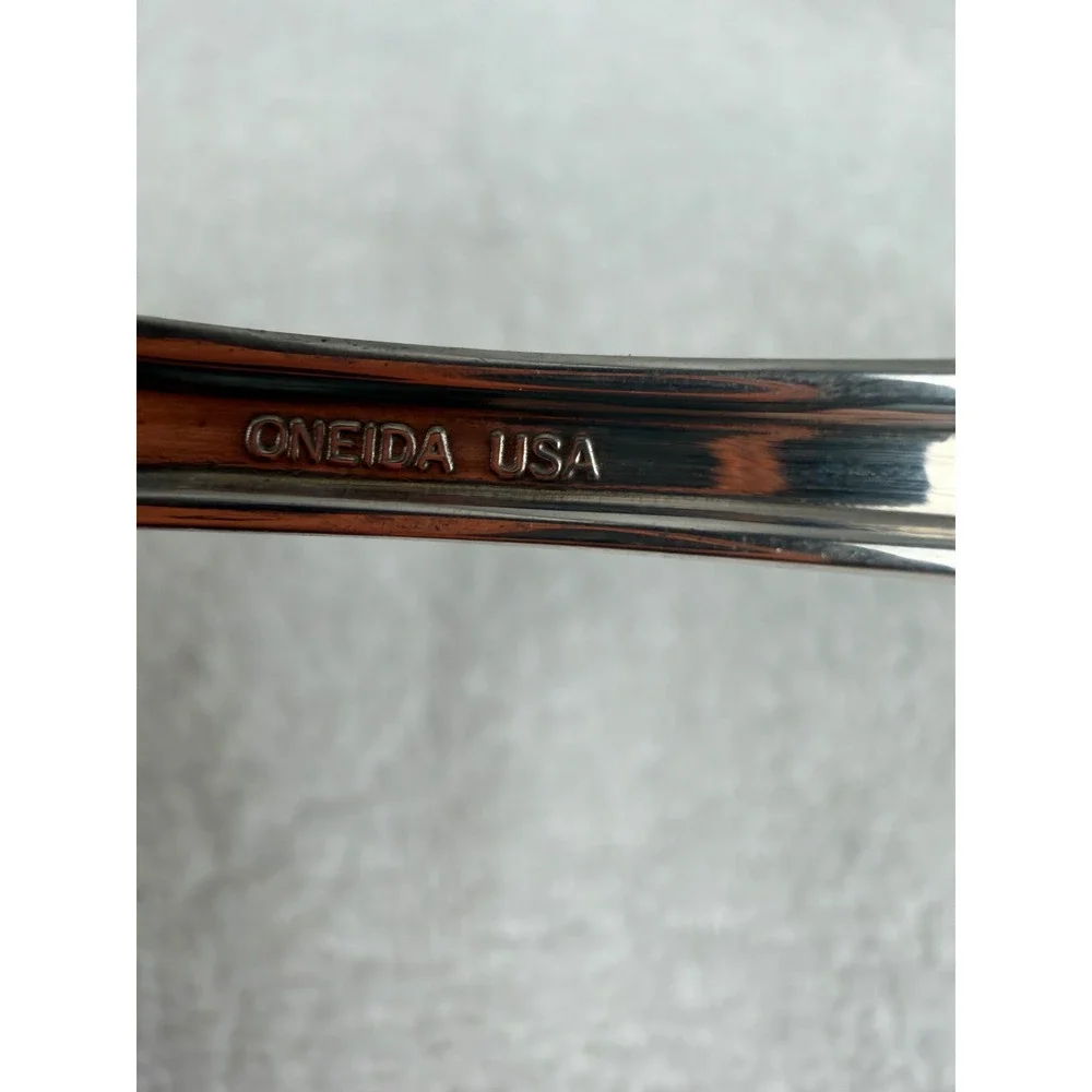 Lot of 4 Oneida USA silver plate soup spoon tablespoon size in Balmoral Pattern